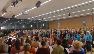 Wenn der Hösbacher XXL-Chor live im Fernsehen und im Radio auf Sendung geht - main-echo.de