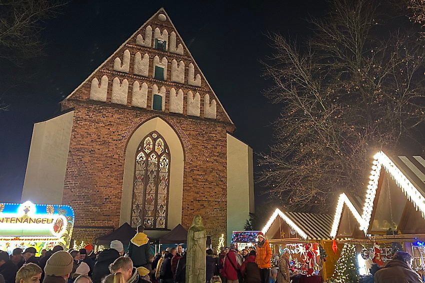 Lilienthaler Weihnachtsmarkt: Lichtermeer im Amtsgarten - Osterholzer Anzeiger