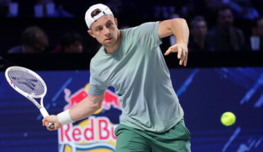 Tennis-Star ignoriert Bitte und schlägt in Russland auf