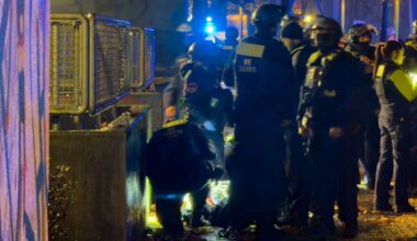 Polizei-Großeinsatz in Berlin: Mann vor Haus in Kreuzberg niedergeschossen | Regional