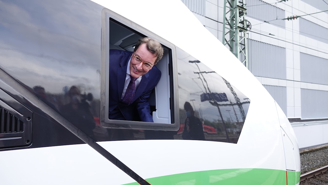 Köln: Hauptbahnhof-Chaos wegen Software-Panne | News