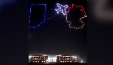 Vor NFL-Wahnsinn: Gigantische Drohnen-Show über Berlin! | Sportmix