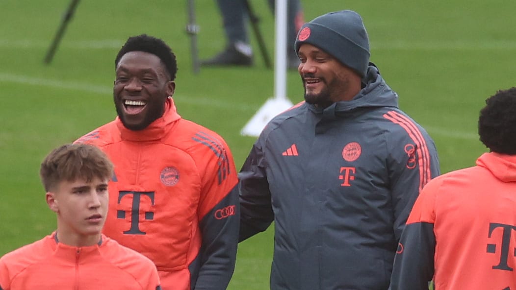 FC Bayern: Alphonso Davies zurück im Team-Training – acht Monate nach Kreuzbandriss! | Sport