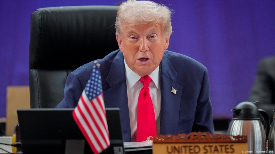 Trump droht Nigeria mit Militärschlägen – DW – 02.11.2025