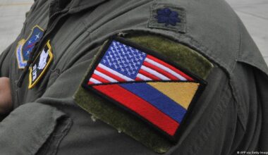 Wird Ecuador wieder Stützpunkt für das US-Militär? – DW – 15.11.2025