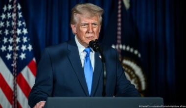 Trump verschärft Vorgehen gegen Ausländer in den USA – DW – 29.11.2025