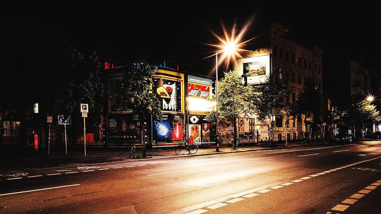 Erstmals im TV: Ein Top-Schauspieler drehte diesen grandiosen Film über eine der größten Bands Deutschlands – ohne Werbung! - Kino News