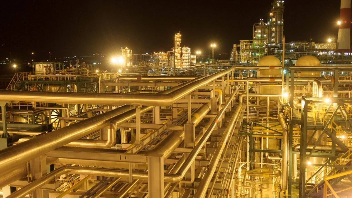 Ukraine News: Ukraine greift russische Ölraffinerie an - Politik