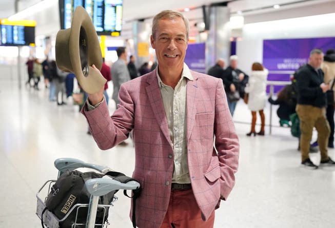 Nigel Farage kommt in London Heathrow an, nachdem er an der Reality-Show «I’m a Celebrity, Get Me Out of Here» teilgenommen hat.