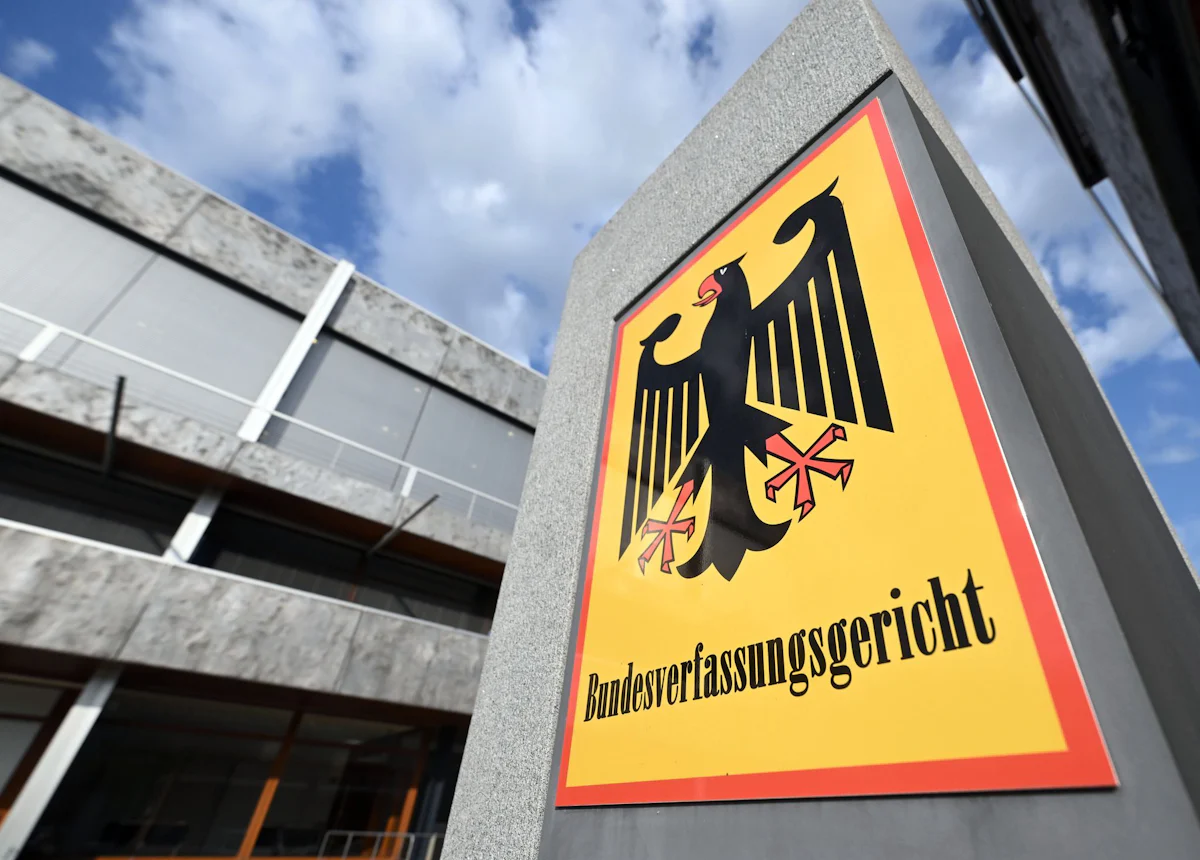 Bundesverfassungsgericht - Karlsruhe entscheidet über Berliner Beamtenbesoldung - Politik