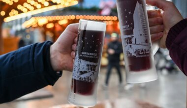 Heiß und lecker - Was Glühwein dieses Jahr auf den Weihnachtsmärkten kostet - Stil