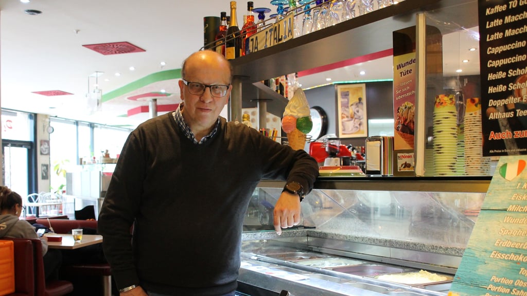 „Ja Italia“ steht auf dem Schild über dem Tresen, doch am Wochenende wird Antonio Lista sein italienisches Lokal Fellini im Charlottencenter schließen.