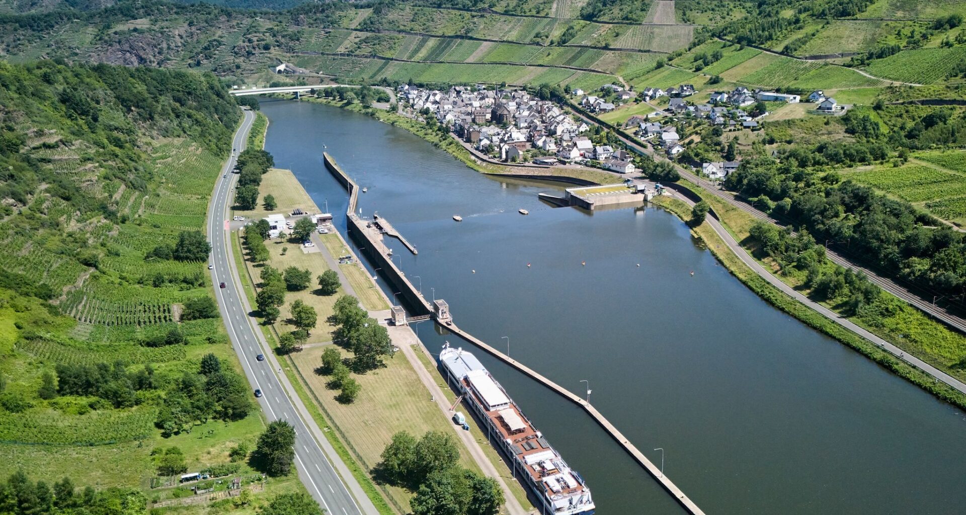 Mosel-Maut für Binnenschiffer fällt weg