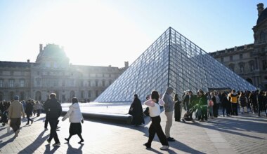 Frankreich - Der Louvre wird für ausländische Besucher teurer - Kultur