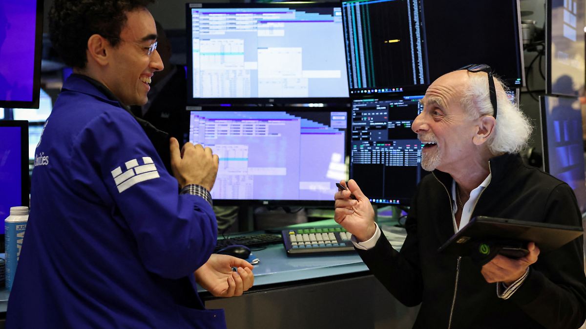 Kursrutsch bei Chip-Gigant: Hoffnung auf Fed-Entscheidung schiebt die US-Märkte weiter an