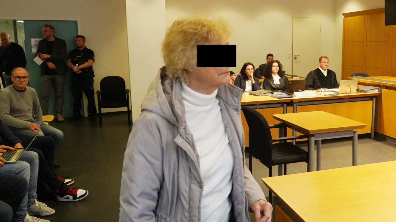 Prozess um getöteten Motorrad-Polizisten in Orbans EM-Eskorte | Regional