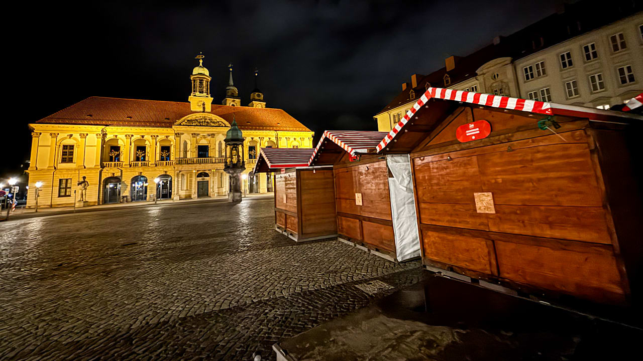 Magdeburgs Weihnachtsmarkt gestoppt: Sicherheitsmängel enthüllt | Politik