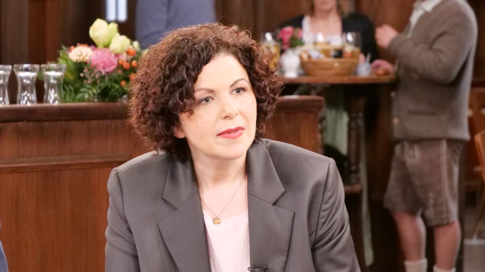 BSW-Chefin: Umfrage-Dämpfer wegen Regierungsbeteiligungen | BR24