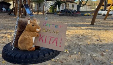 Kita-Aus in Berlin-Kladow: Eltern kämpfen verzweifelt | Regional