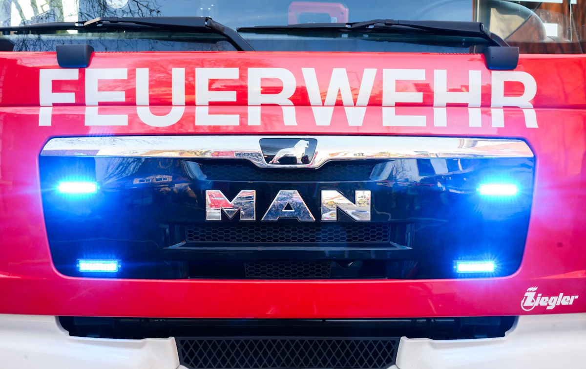 Brände - Rentner stirbt nach Brand in Mehrfamilienhaus in Halle - Panorama