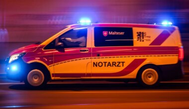 Dresden - Verletzter Arbeiter wird mit Kran aus Baugrube gerettet - Panorama