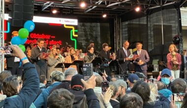 Bundeskanzler Friedrich Merz war am Tag der Deutschen Einheit 2025 bereits in Halle zu Besuch. Jetzt kommt er wieder, zum offiziellen Antrittsbesuch in Sachsen-Anhalt.