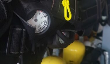 FW-RS: Feuerwehr Remscheid zu Verpuffung mit Gasgeruch in der Elberfelder Straße