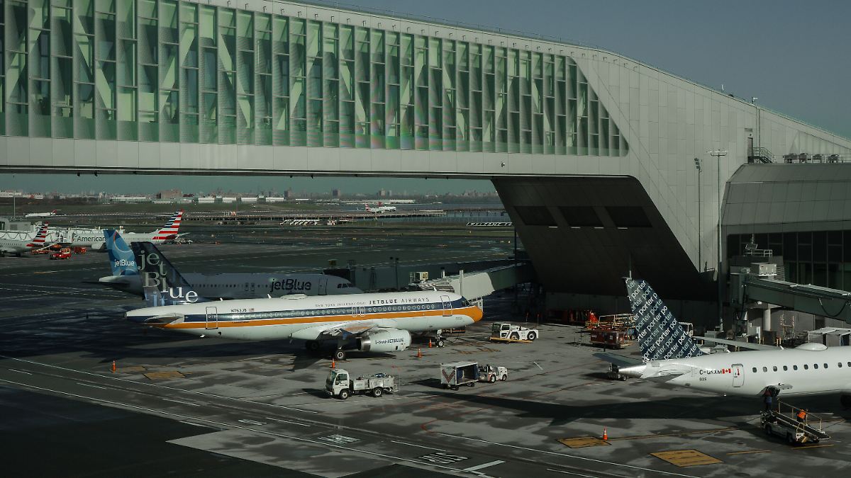 Trotz Haushaltssperre: Trump drängt Fluglotsen zur Arbeit - auch ohne Gehalt