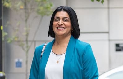 Will wieder „Ordnung und Kontrolle herstellen“: Die sozialdemokratische britische Innenministerin Shabana Mahmood.