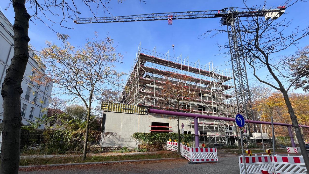 Baustelle mit Rohbau der Botschaft Bangladesch, Tiergarten, Berlin