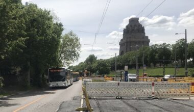 Feuer in Lindenau; Bimmel fährt wieder durch Prager Straße; Kraftklub-Kritik · Leipziger Zeitung