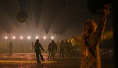 Berlin & Brandenburg: Neue Ausstellung: Unter Lichtkunst Schlittschuh fahren