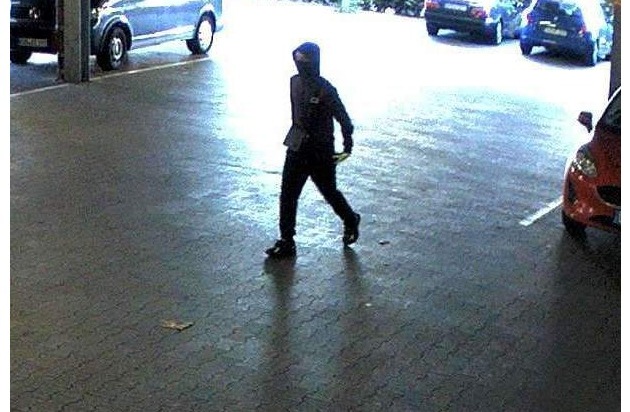 POL-WI: Öffentlichkeitsfahndung wegen des Verdachts des räuberischen Angriffs auf ...