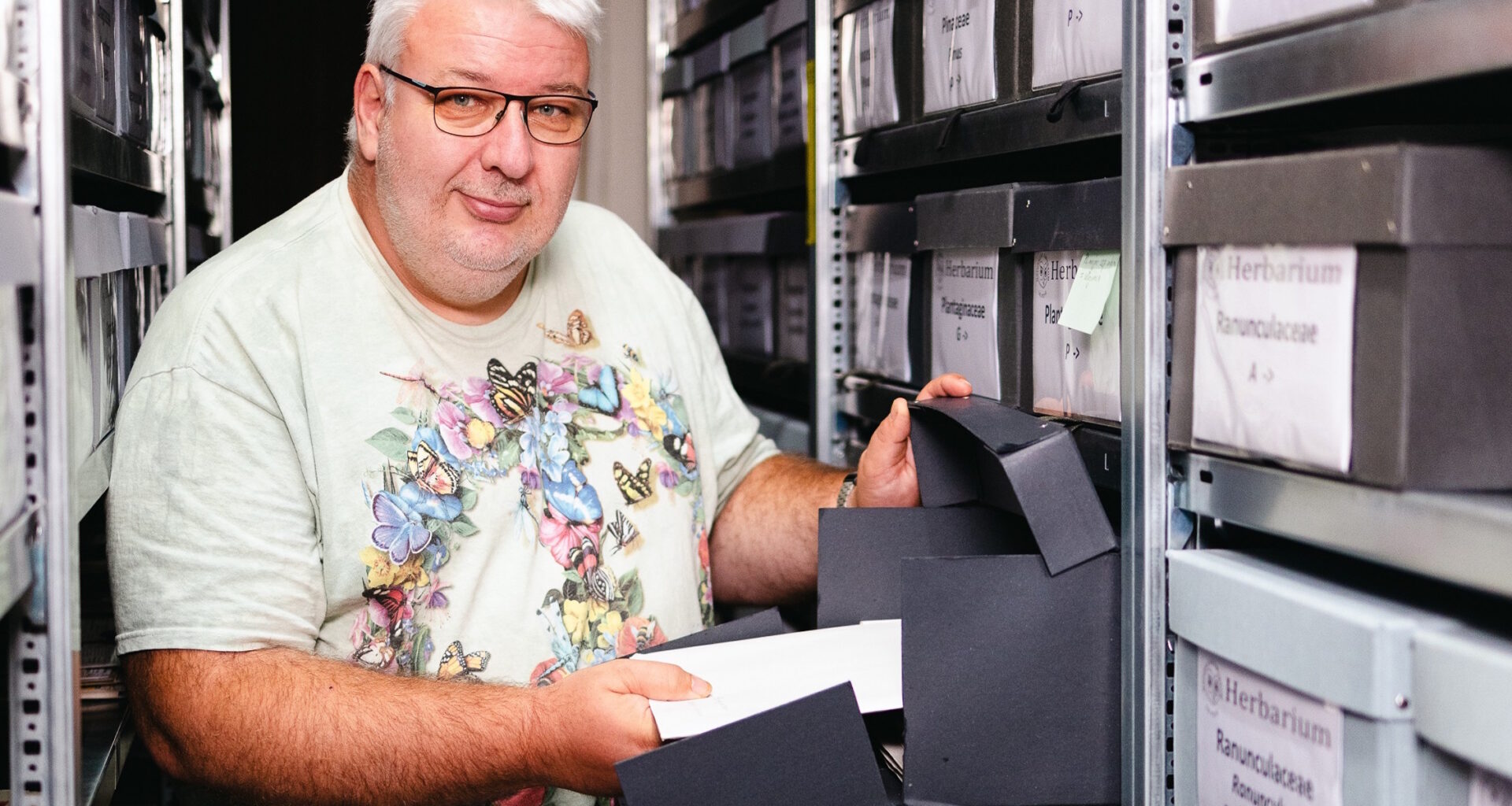 Abschied in Etappen: Das Naturkundemuseum Leipzig präsentiert „Das Haus mit der Spinne – Teil 2: Botanik“ · Leipziger Zeitung