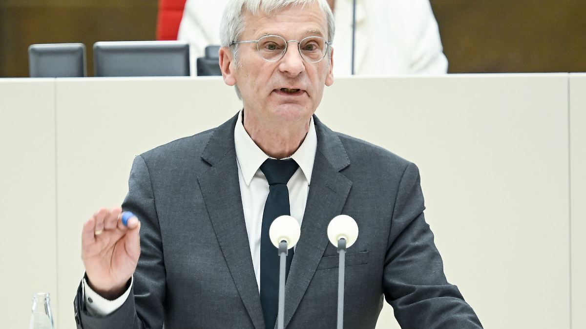 Berlin & Brandenburg: Streit um Spende von AfD-Politiker: Geld geht nicht zurück