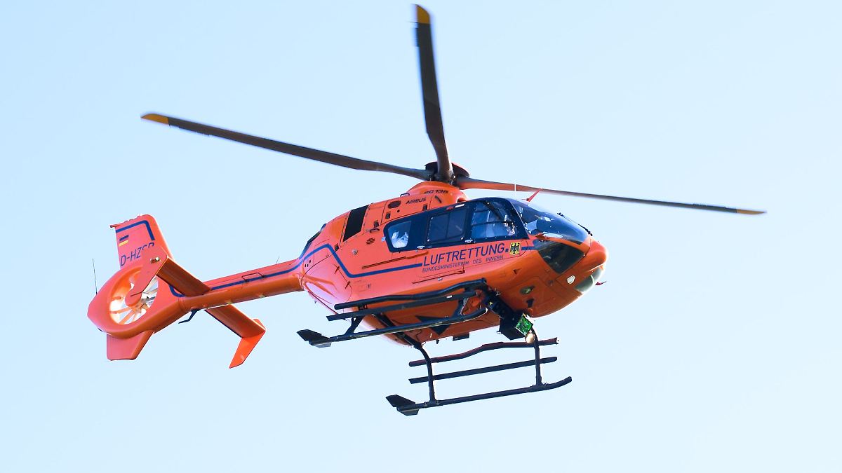 Niedersachsen & Bremen: Kollision auf nasser Fahrbahn der B3 - zwei Verletzte