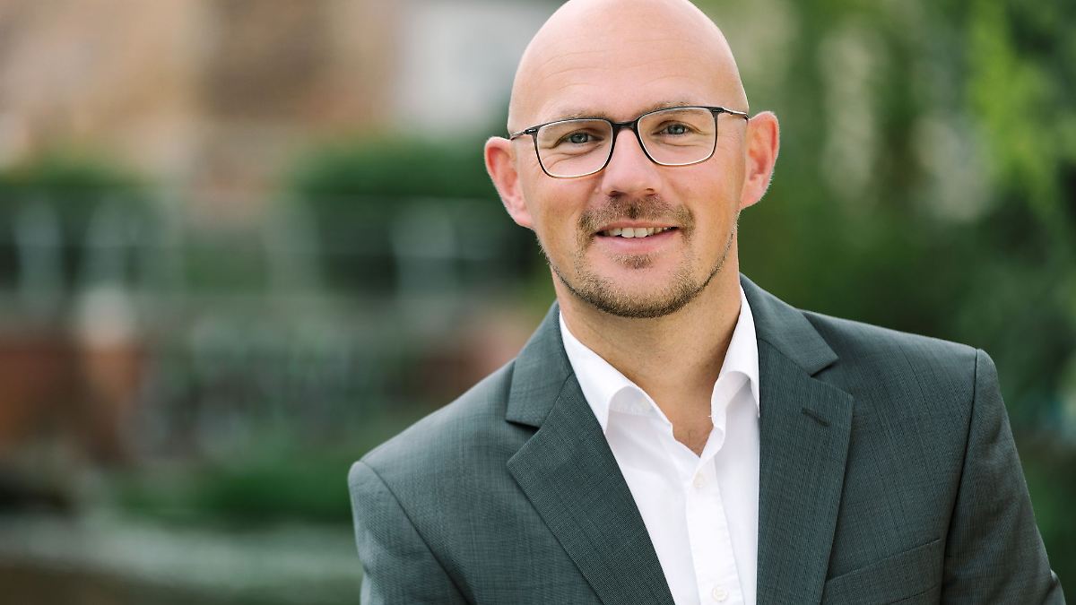 Berlin & Brandenburg: OB-Wahl in Brandenburg/Havel: SPD-Mann löst Amtsinhaber ab