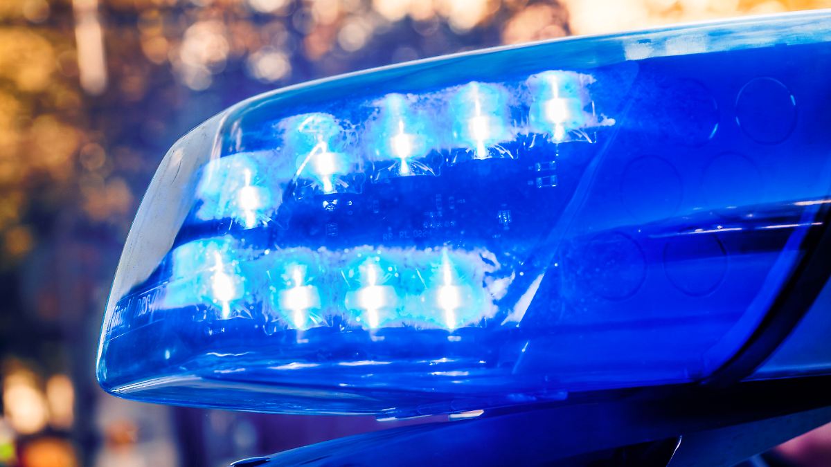 Wirt schlägt mit Flasche zu: Vier Polizisten bei Kneipenkontrolle in Berlin verletzt