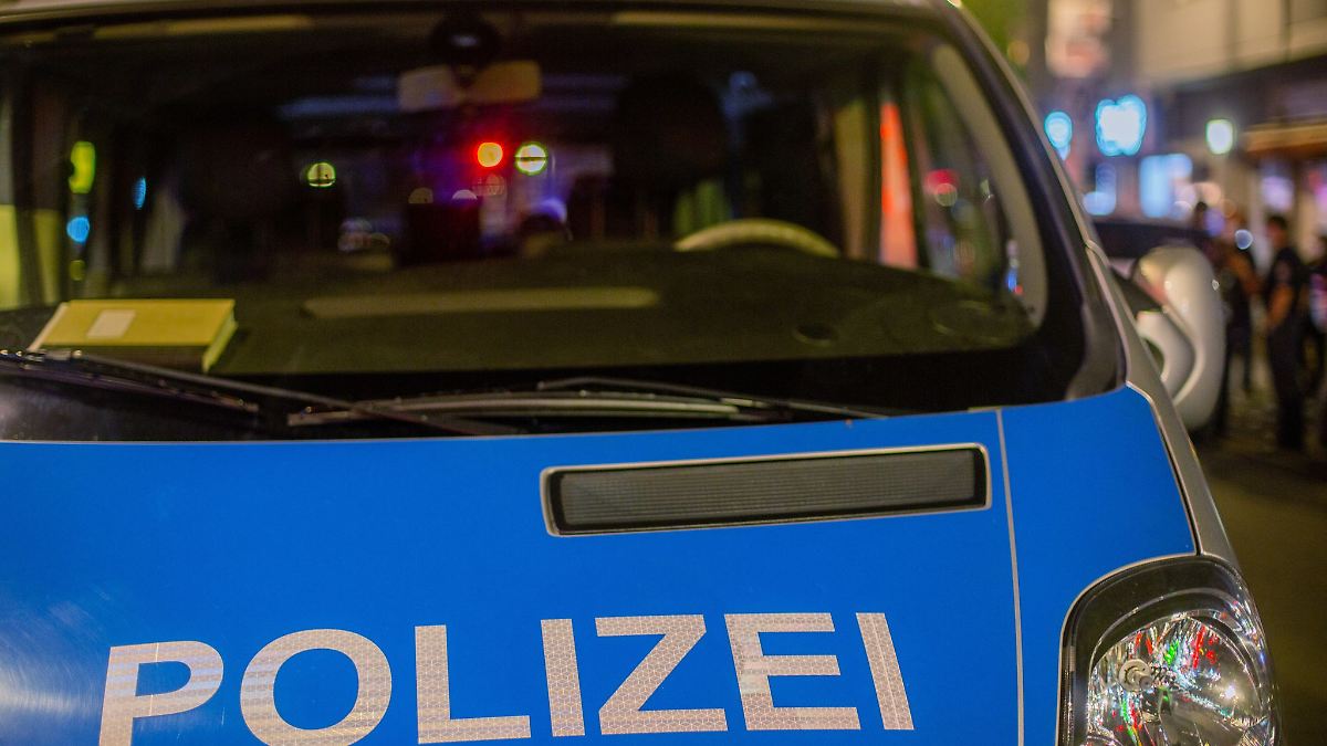 Berlin & Brandenburg: Busfahrer am Kopf verletzt - Polizei ermittelt