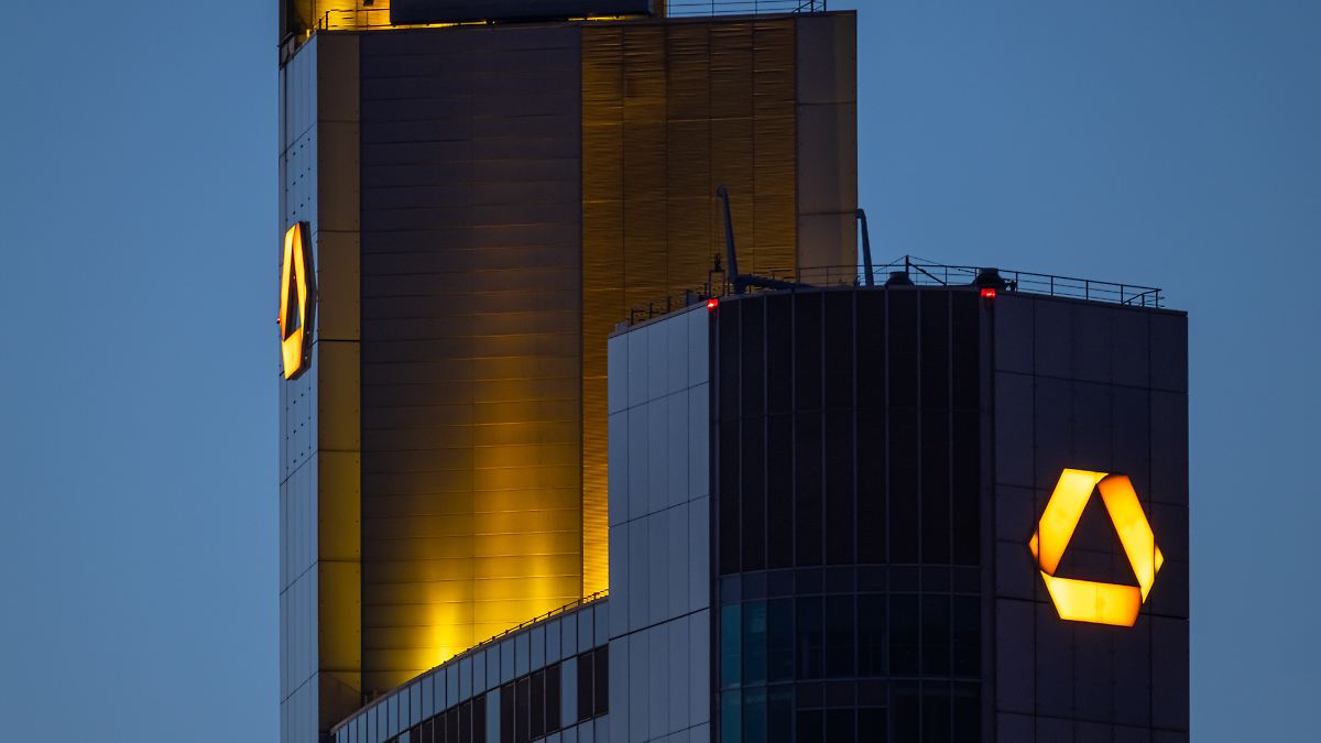 Kunden erhalten Entschädigung: Rechtswidrige Negativzinsen kosten Commerzbank bis zu zehn Millionen Euro