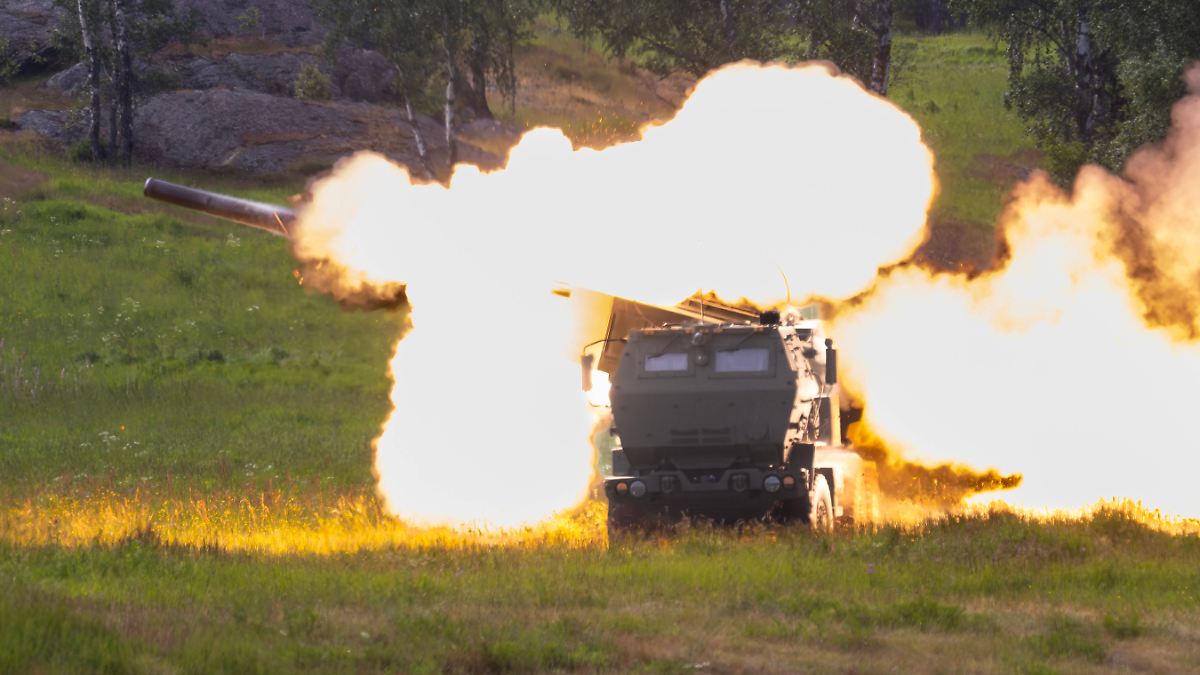 Ukraine-Krieg: US-Waffenlieferungen sollen feststecken - ntv.de