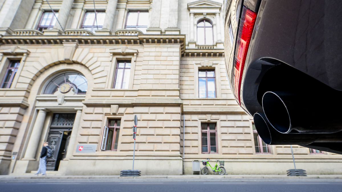 Tätern drohen Haftstrafen: Großer Abgas-Prozess gegen VW-Mitarbeiter startet