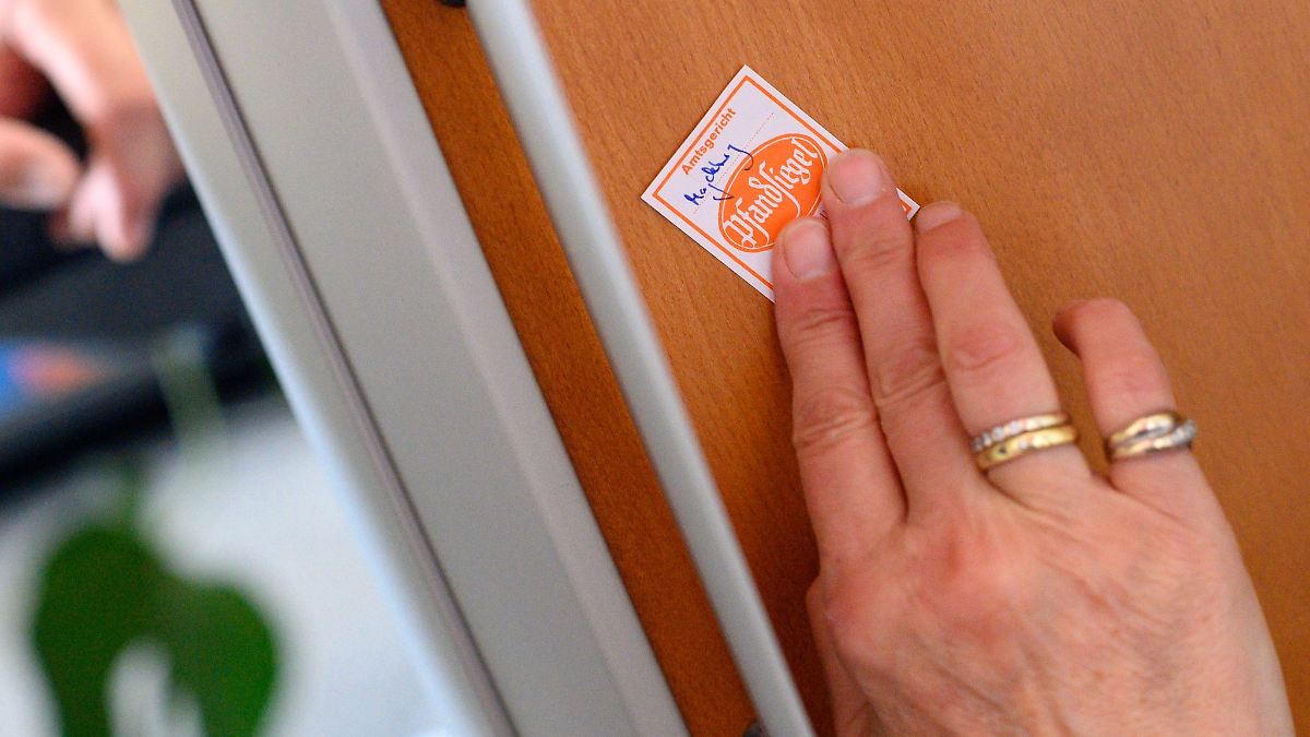 Berlin & Brandenburg: Schutzwesten für Gerichtsvollzieher – Auftrag in Kürze