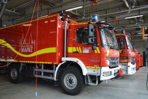 In der Mainzer Neustadt läuft aktuell ein Großeinsatz der Mainzer Feuerwehr. - Foto: gik