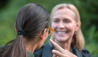 Hörgesundheit in Herbst und Winter: Experten-Tipps für Sicherheit und Wohlbefinden