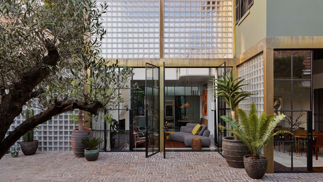 Magie der Glasbausteine: So wurde dieses Familienhaus in Melbourne luxuriös und lichtdurchflutet