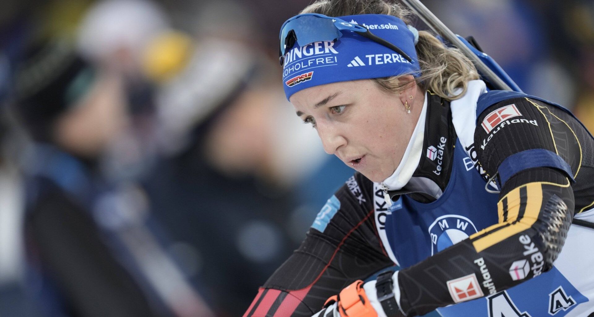 Schlechtestes Ergebnis seit viereinhalb Jahren! Deutsche Frauen-Biathlon-Staffel enttäuscht bei Frankreichs Sieg zum Saisonauftakt