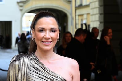 ARCHIV - 09.05.2024, Bayern, München: Simone Ballack kommt zur München-Premiere des Siegel-Musicals «Ein bisschen Frieden» in das Deutsche Theater. (zu dpa: «RTL heizt Gerüchte um Simone Ballack im Dschungelcamp an») Foto: Felix Hörhager/dpa +++ dpa-Bildfunk +++