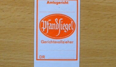 Berlin & Brandenburg: Frau attackiert Polizisten bei Gerichtsvollzieher-Einsatz