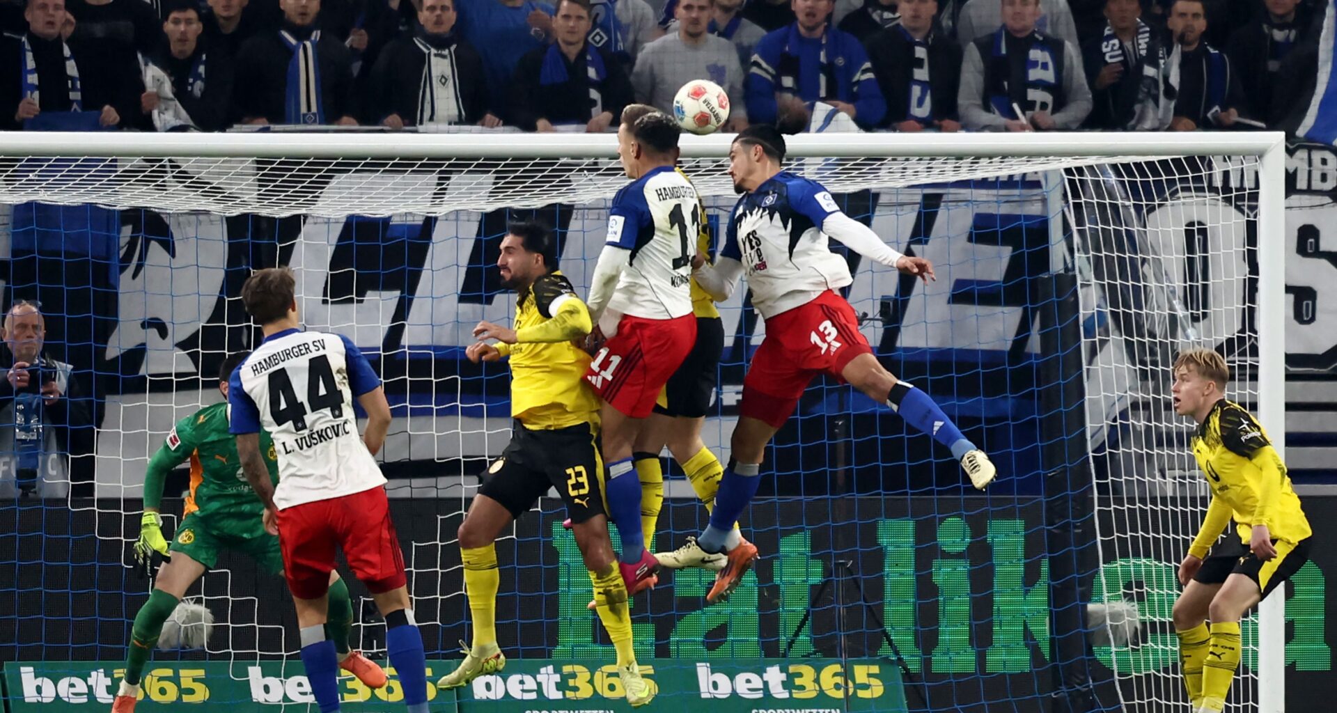 "Unsere Uhr hat 90+7 angezeigt": HSV kontert flapsigen Post vom BVB bissig